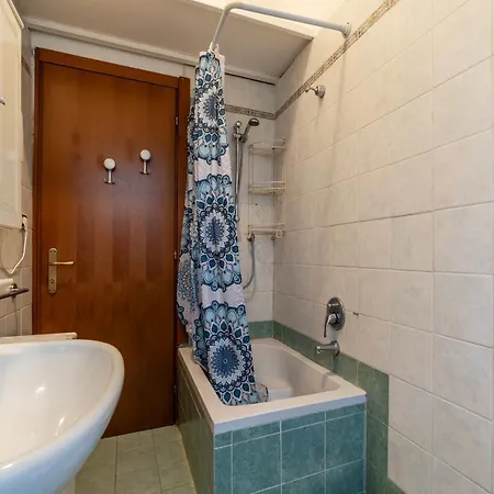 Apartment Joivy Private Garden Near Bardini