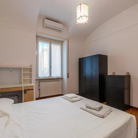 Apartment Joivy Private Garden Near Bardini Rome